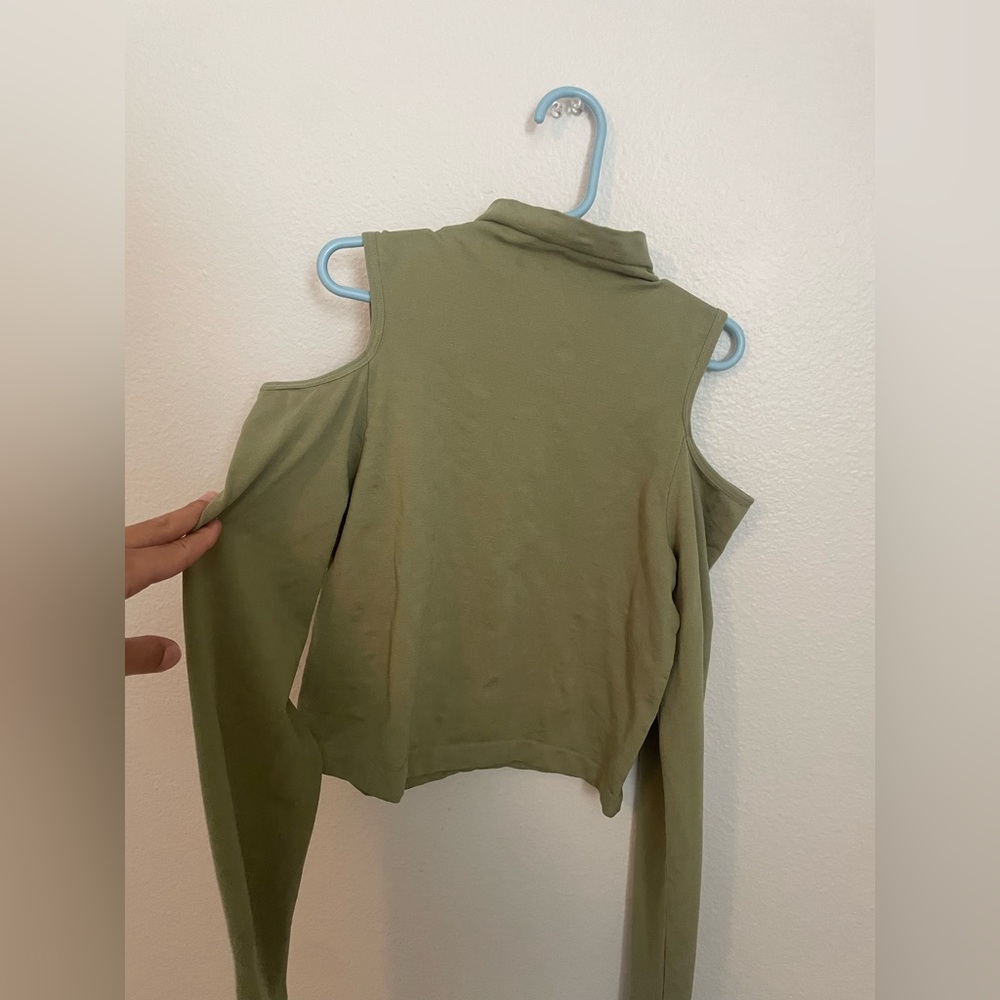 cotton on open shoulder top never worn, ask to see try on.. obo